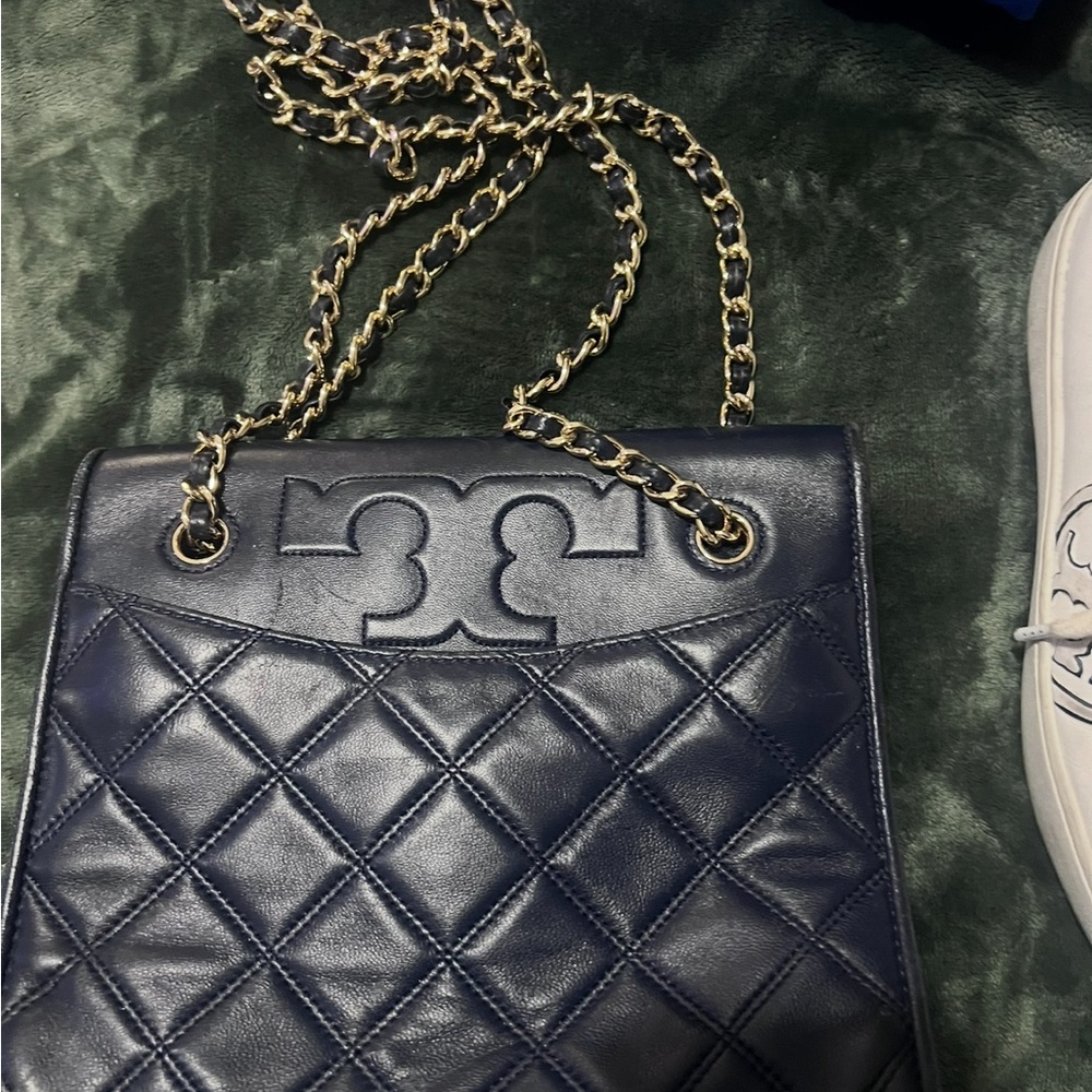 Elegant Navy Quilted Chain Bag